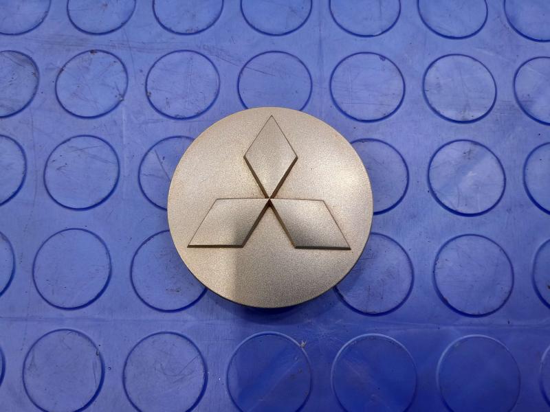 2016 Mitsubishi Outlander Center Cap