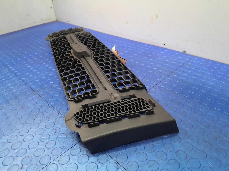2005 Ford Explorer Grille