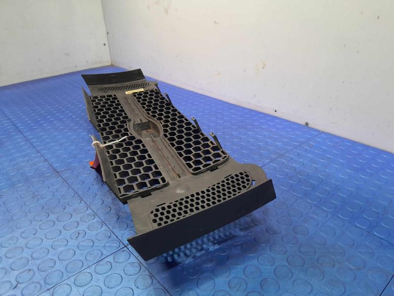 2005 Ford Explorer Grille