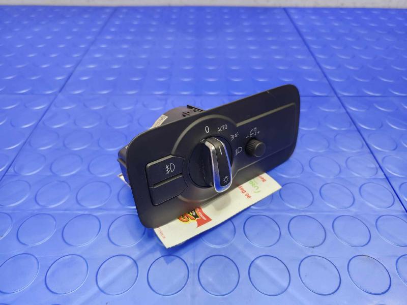 2011 Volkswagen Touareg Headlight Switch (Dash Mtd)