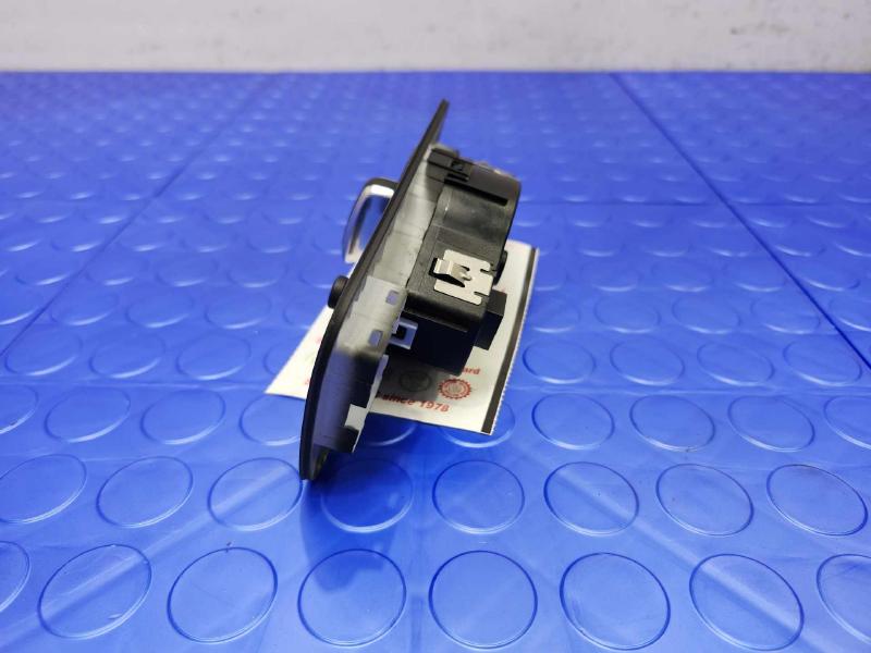 2011 Volkswagen Touareg Headlight Switch (Dash Mtd)