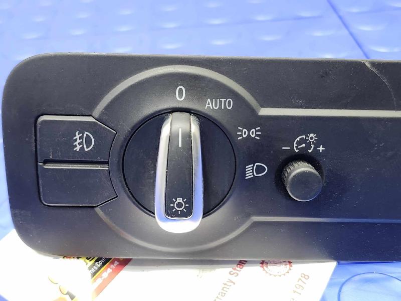 2011 Volkswagen Touareg Headlight Switch (Dash Mtd)