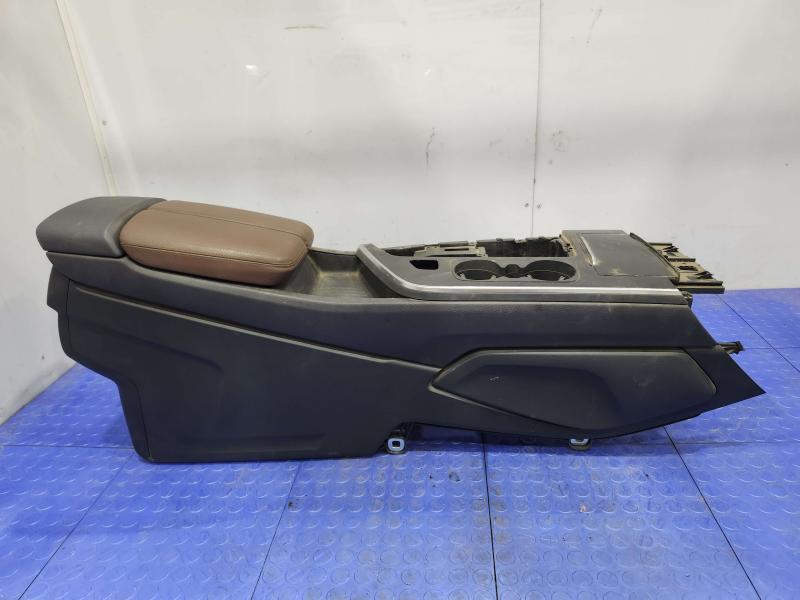 2018 Audi Q7 Front Console