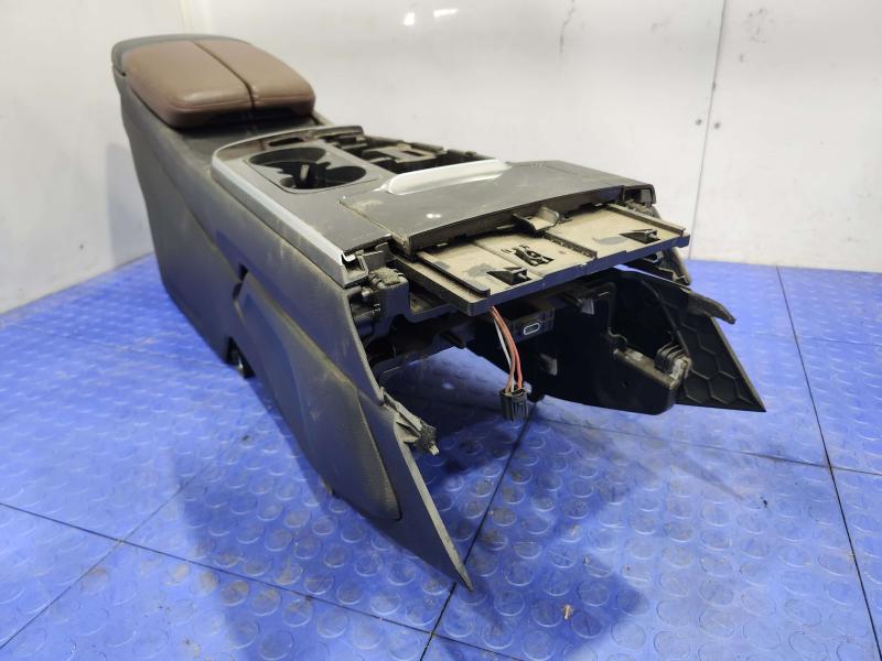 2018 Audi Q7 Front Console