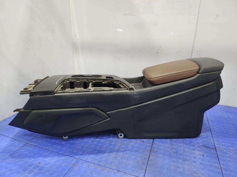 2018 Audi Q7 Front Console
