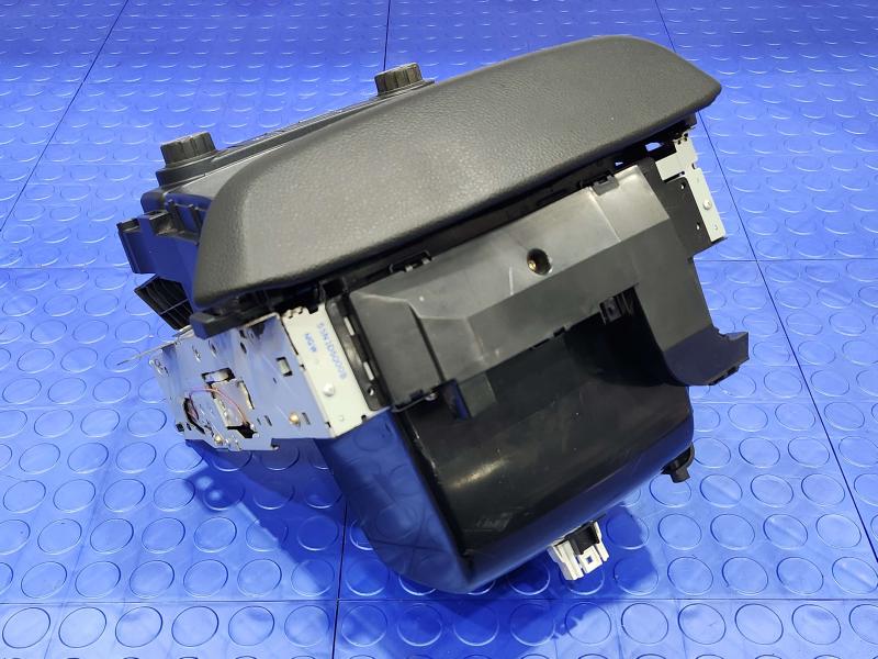 2015 GMC Yukon / Yukon XL Radio Control Panel Display Screen Assembly OEM 23235634