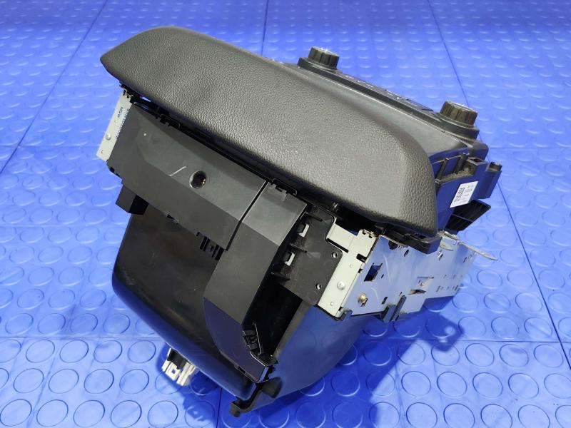 2015 GMC Yukon / Yukon XL Radio Control Panel Display Screen Assembly OEM 23235634