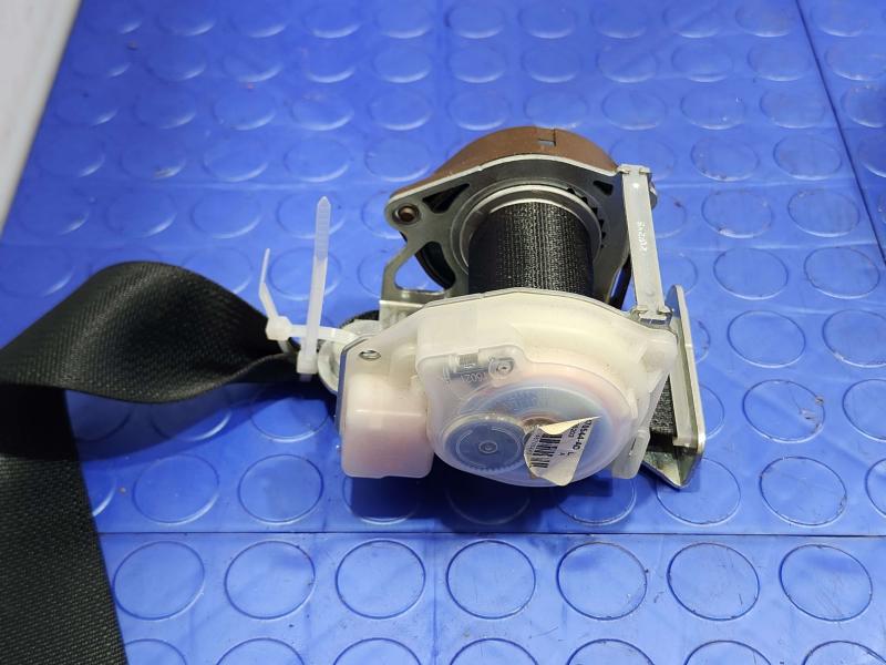 2016 Nissan Rogue Rear Seat Belt