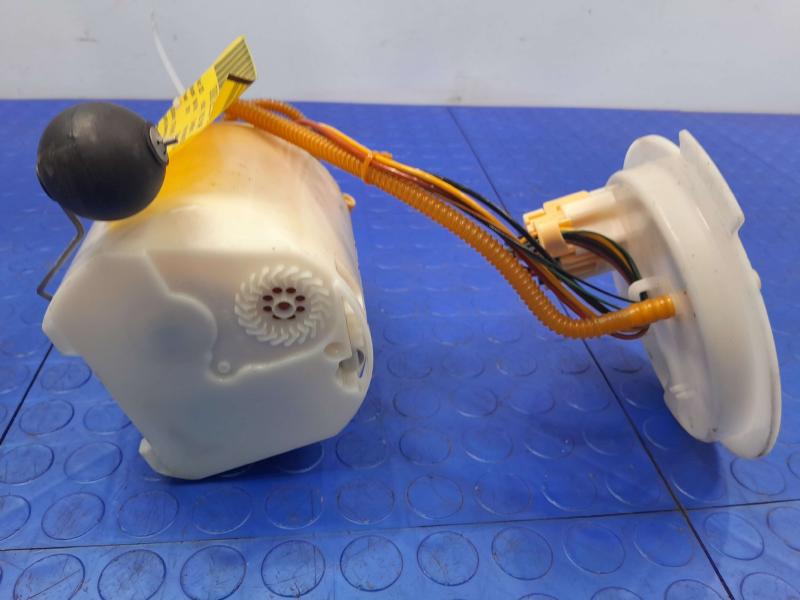 2017-2019 BMW 740i G11 G12 Tank Mounted Fuel Pump Assembly OEM 16117467717