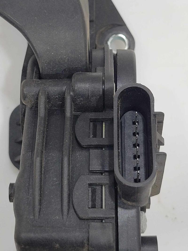 2008 GMC Yukon XL Pedal Assembly