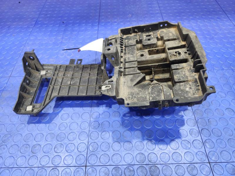 2015-2017 Chrysler 200 Battery Tray Carrier Genuine OEM Part 68186053AC
