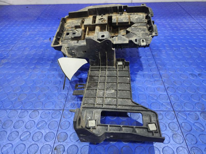 2015-2017 Chrysler 200 Battery Tray Carrier Genuine OEM Part 68186053AC