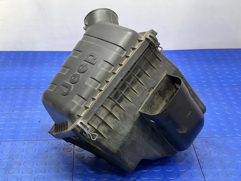 2002-2003 Jeep Liberty 3.7L Air Cleaner Box Assembly Genuine OEM 53013108AA