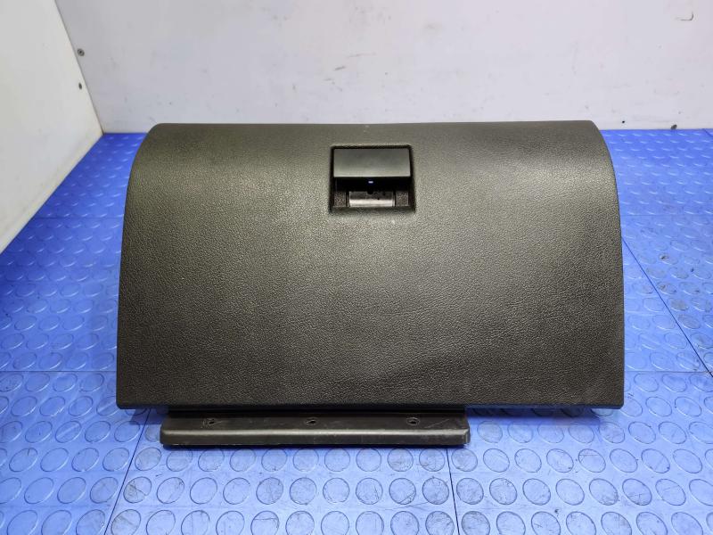 2007 Hummer H3 Glove Box