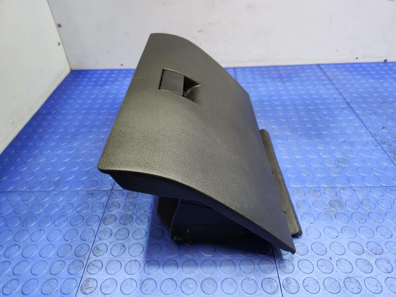 2007 Hummer H3 Glove Box