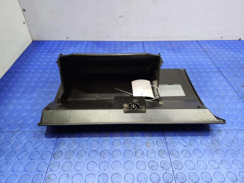2007 Hummer H3 Glove Box