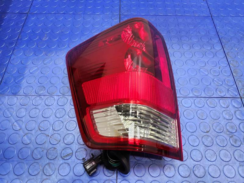 2005 Nissan Titan Tail Light Assembly