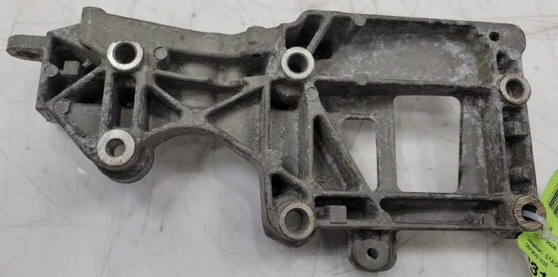 2008 Volkswagen Golf GTI Alternator Bracket