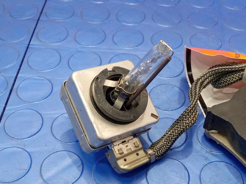 2007 Cadillac DTS Headlamp Assembly
