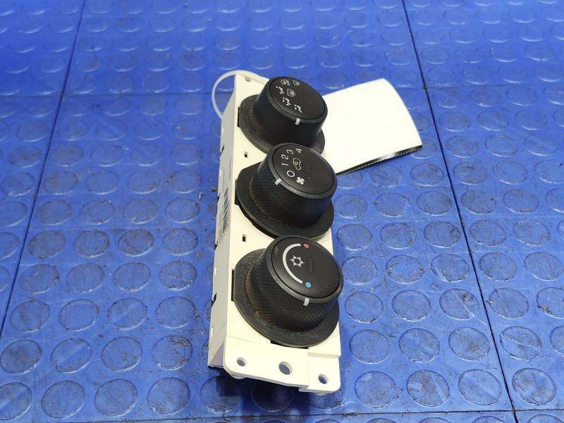 2007 Hummer H3 Heater A/C Control