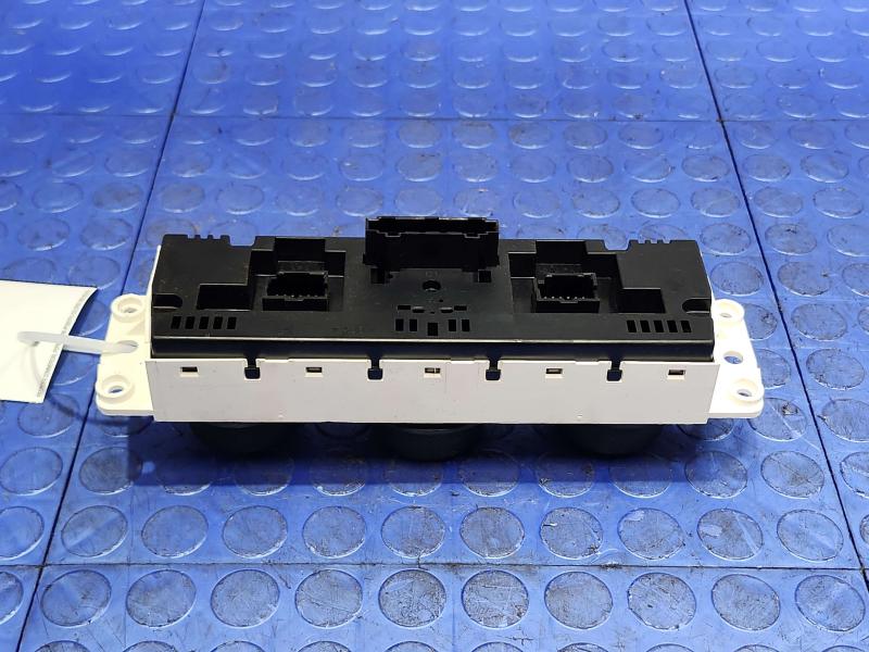 2007 Hummer H3 Heater A/C Control