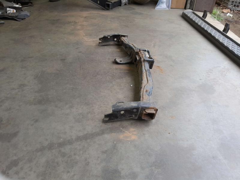 2005 - 2007 Nissan Pathfinder Trailer Hitch Receiver Member Assembly OEM 51170EA51B