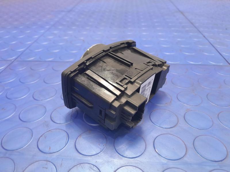 2015 Ford Fusion Headlight Switch (Dash Mtd)