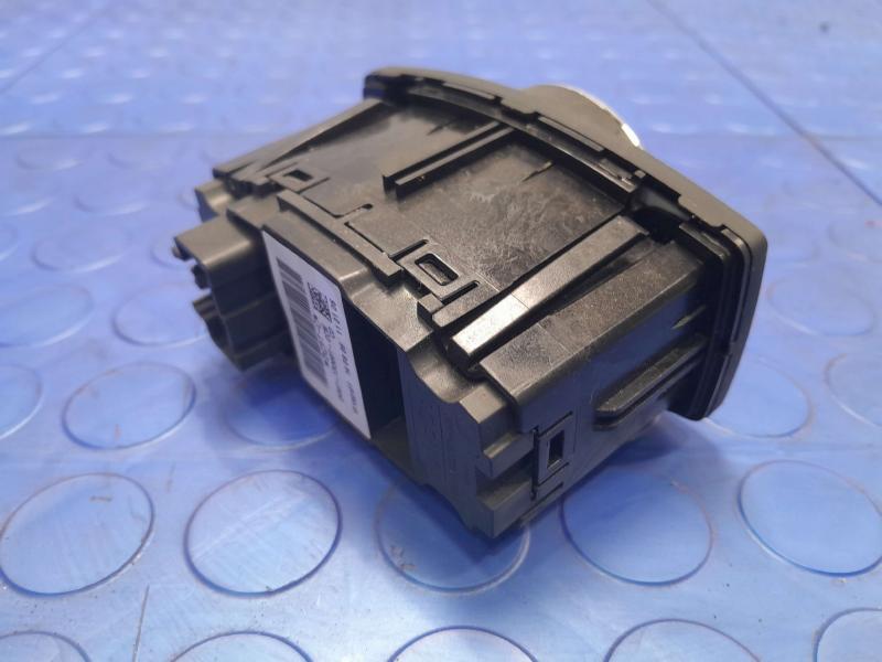 2015 Ford Fusion Headlight Switch (Dash Mtd)