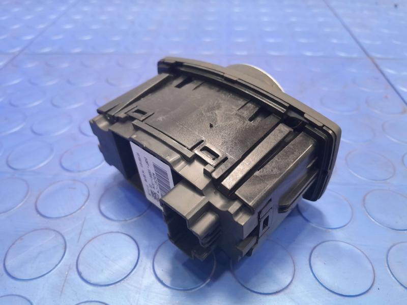 2015 Ford Fusion Headlight Switch (Dash Mtd)
