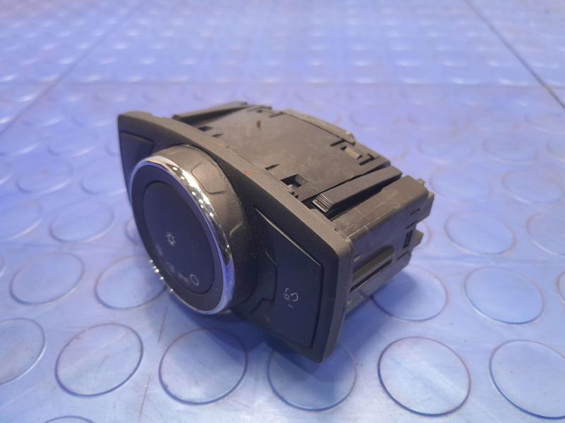 2015 Ford Fusion Headlight Switch (Dash Mtd)
