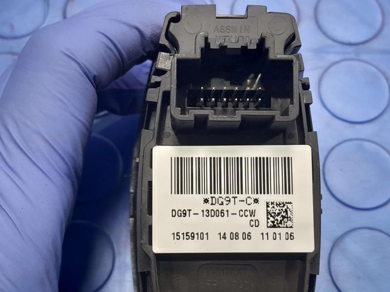 2015 Ford Fusion Headlight Switch (Dash Mtd)