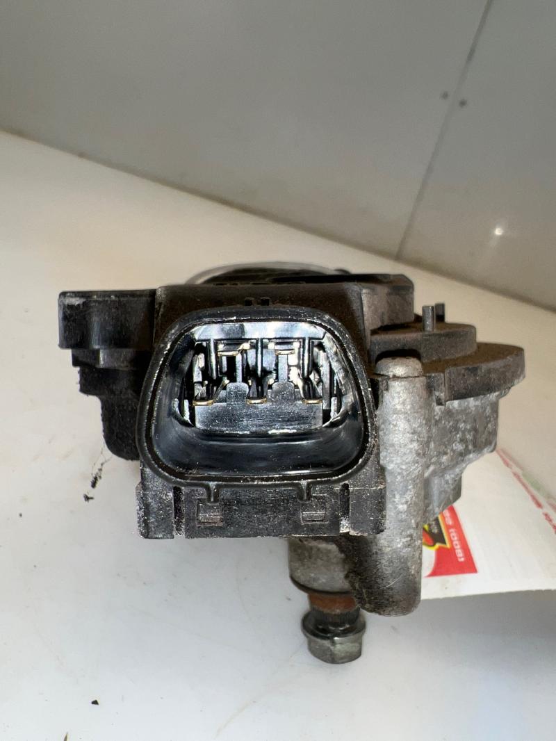 2001 - 2005 Toyota Rav4 Windshield Wiper Motor Front OEM 8511042130