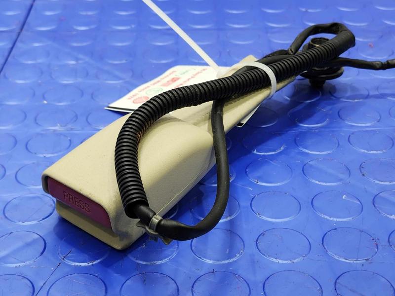 2010 Infiniti EX35 Front Seat Belt
