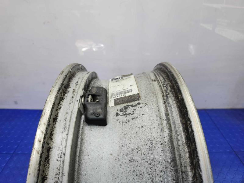 2009 Volkswagen Routan Wheel