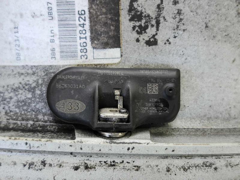 2009 Volkswagen Routan Wheel