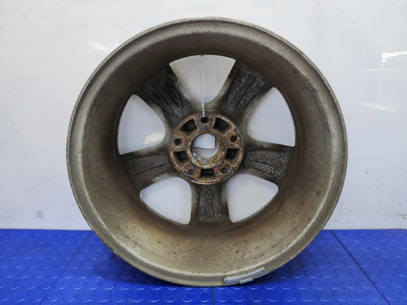 2009 Volkswagen Routan Wheel