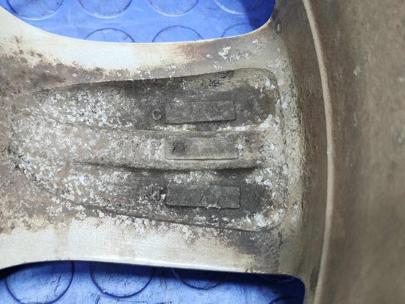 2009 Volkswagen Routan Wheel