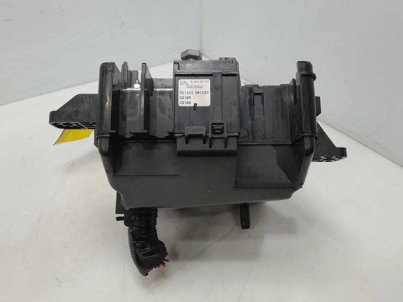 2016 Genesis Genesis Engine Fuse Box