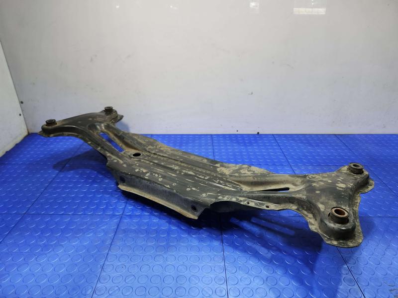 2002 Toyota Camry Crossmember/Cradle/Undercarria