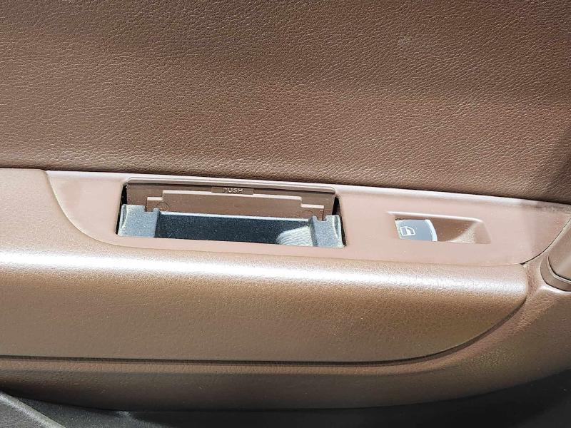 2011 Volkswagen Touareg Rear Door Trim Panel
