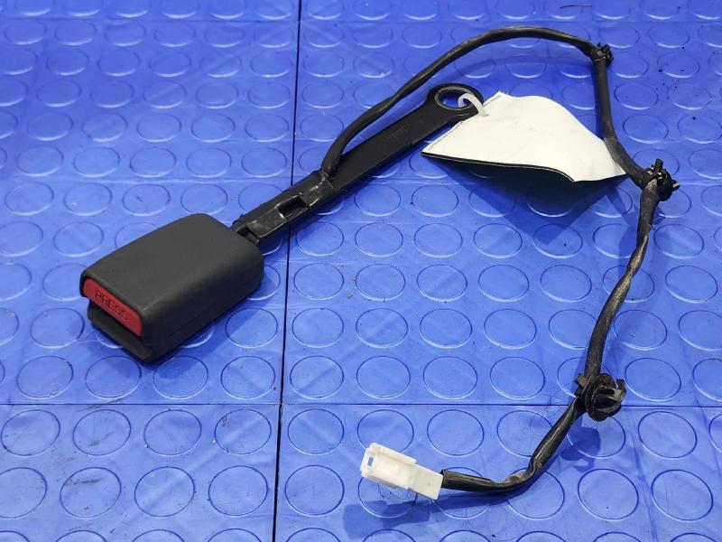 2020 Nissan Versa Front Seat Belt