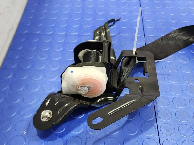 2011 Mazda CX-9 Rear Seat Belt