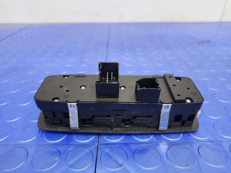 2012 Jeep Liberty Door Switch Front