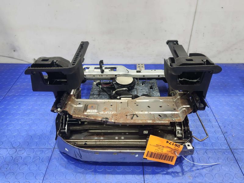 2014 Ford Explorer Seat Track