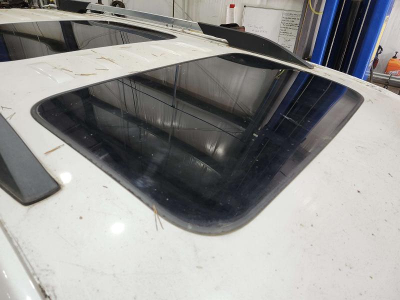2017 GMC Acadia Roof Glass (Glass Only)