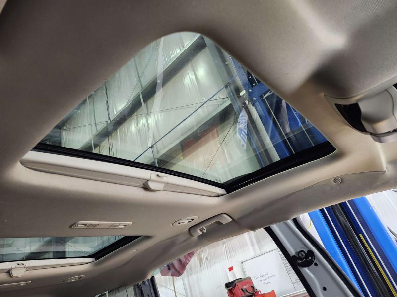 2017 GMC Acadia Roof Glass (Glass Only)