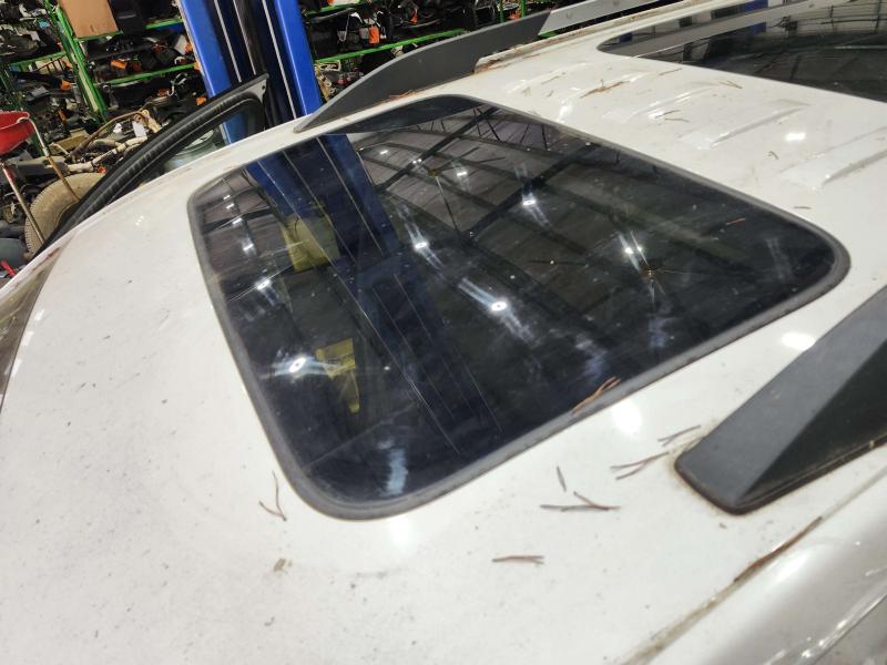 2017 GMC Acadia Roof Glass (Glass Only)
