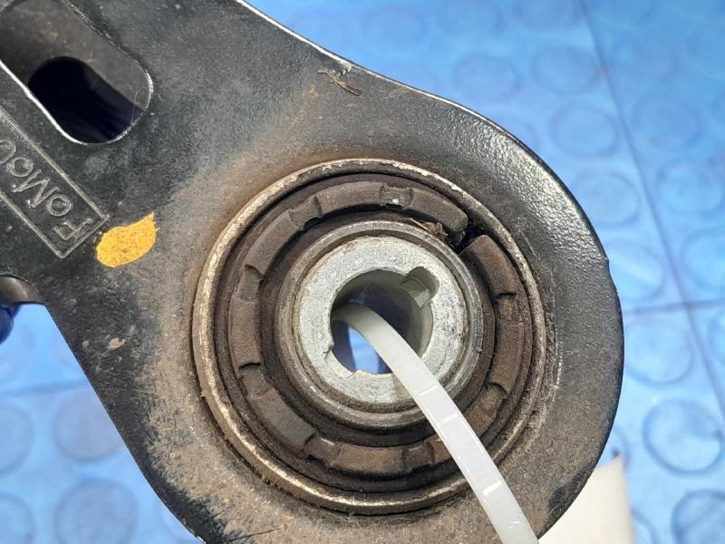 2021 Ford Explorer Lower Control Arm Rr