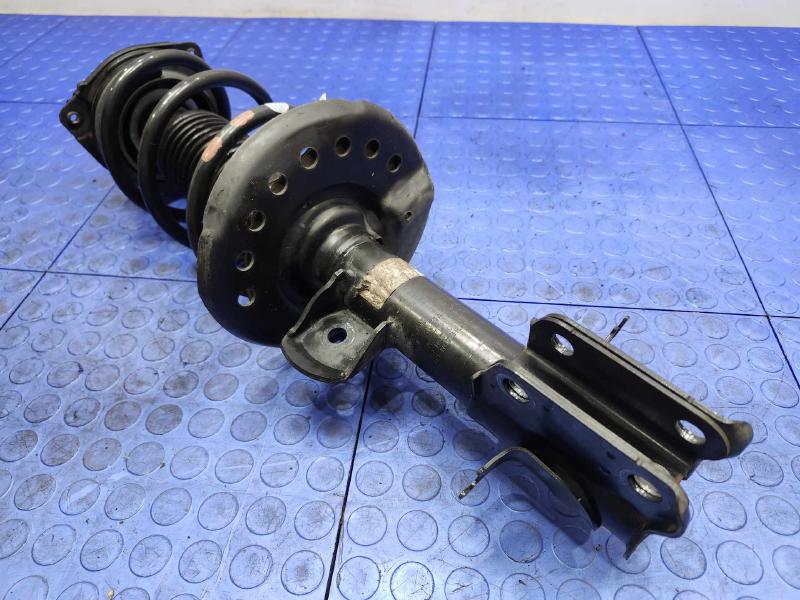 2015 Nissan Leaf Strut Assembly