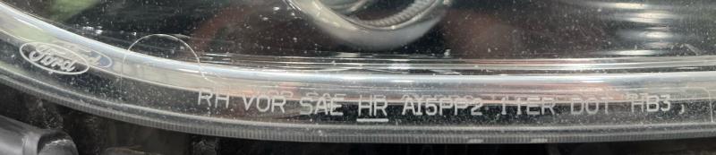 2014 Ford Explorer Headlamp Assembly